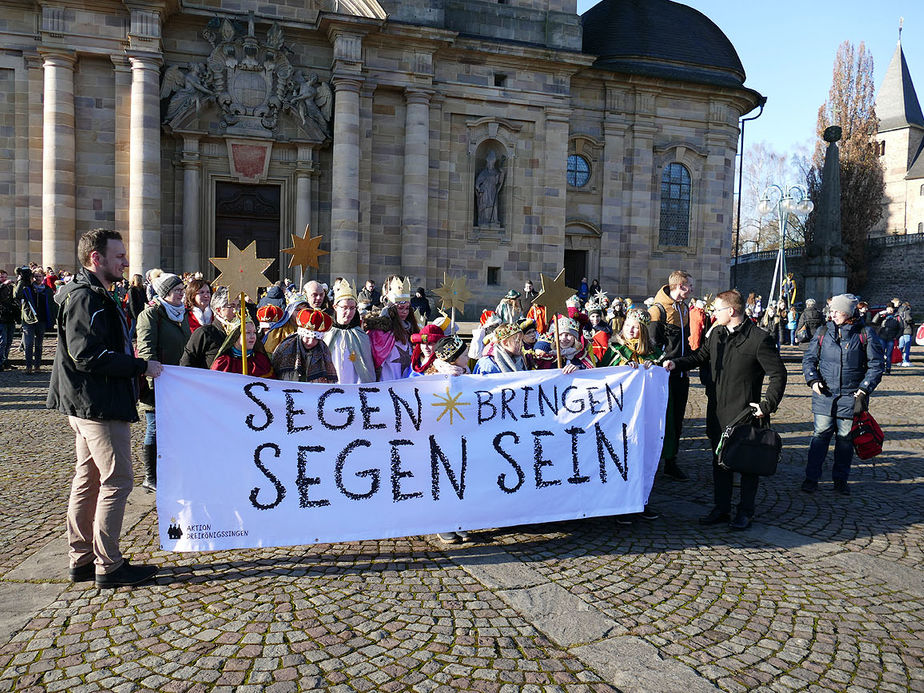 Aussendung der Sternsinger im Hohen Dom zu Fulda (Foto: Karl-Franz Thiede)